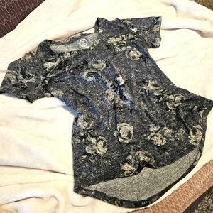 Grey Floral V-Neck T-Shirt with Short Sleeves Medium Maurices